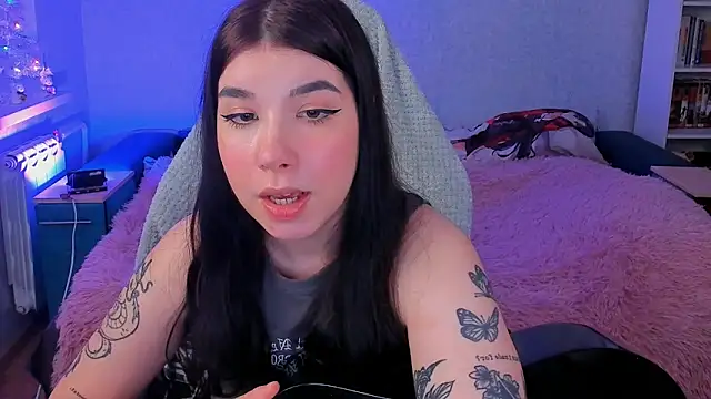 Snapshot of kellyharris chatting on December 2024 04:16:02 PM kellyharris online show from December 2024 04:16:02 PM