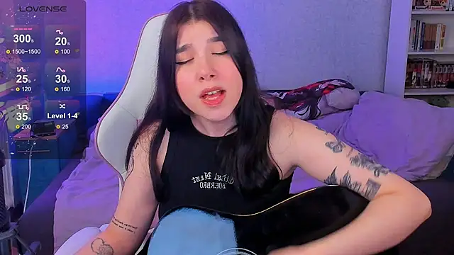 Snapshot of kellyharris chatting on December 2024 05:18:02 PM kellyharris online show from December 2024 05:18:02 PM