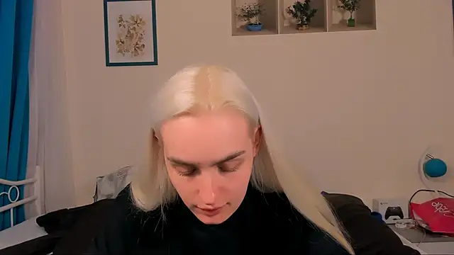 OliviaKisss online show from April 2026 07:28:01 PM