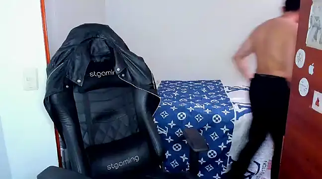 Tommy Bred online show from January 2025 05:04:01 PM