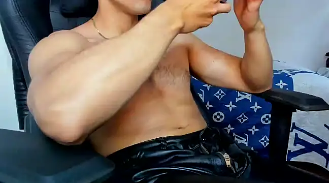 Tommy Bred online show from February 2025 09:25:01 PM