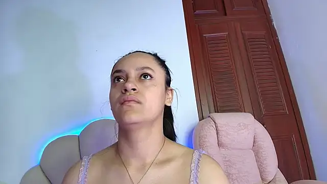 Snapshot of VICTORIABLACK_@xh chatting on January 2025 02:04:01 PM VICTORIABLACK xh online show from January 2025 02:04:01 PM