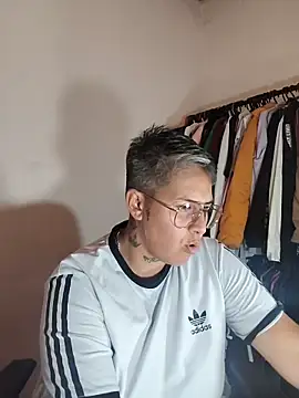 Yessi rousse online show from November 2025 11:26:01 PM