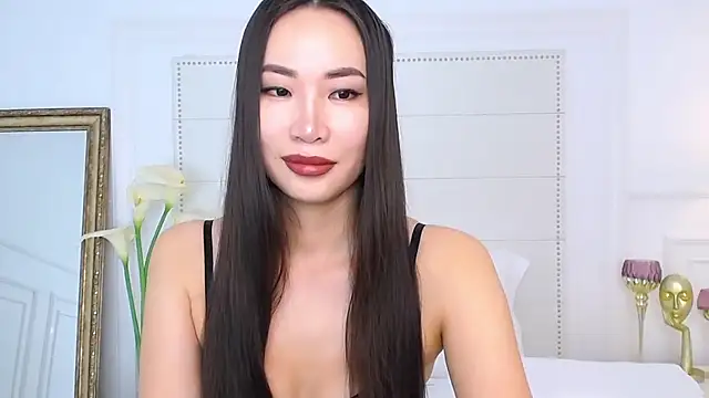 NaomiYuu online show from December 2024 01:58:02 AM