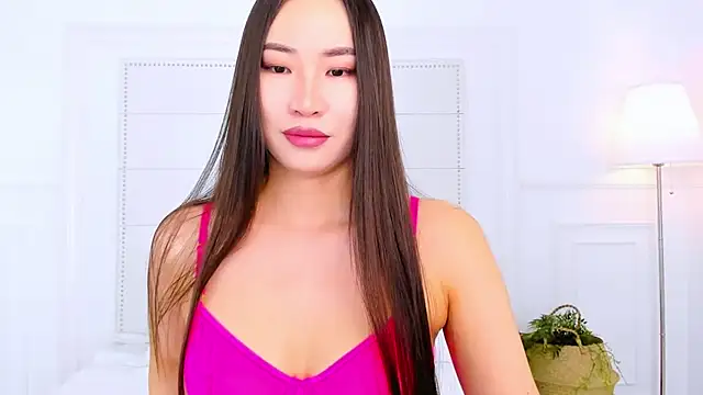 NaomiYuu online show from November 2025 02:21:02 AM