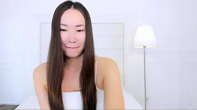 Snapshot of NaomiYuu chatting on July 2026 01:40:01 AM NaomiYuu online show from July 2026 01:40:01 AM