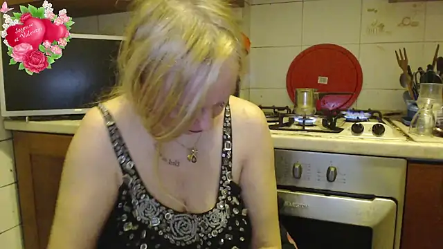 Snapshot of martachatte chatting on February 2025 05:41:01 AM martachatte online show from February 2025 05:41:01 AM