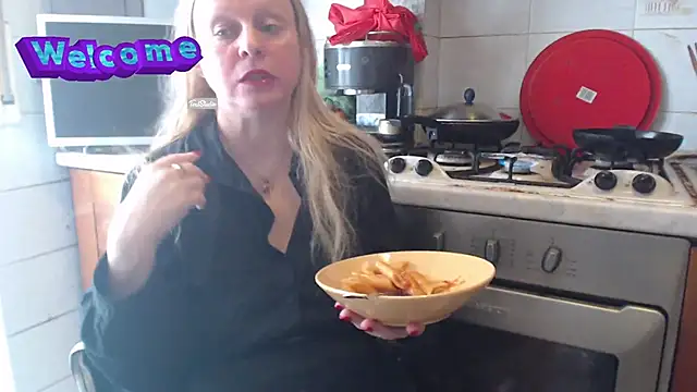 Snapshot of martachatte chatting on February 2025 09:56:02 AM martachatte online show from February 2025 09:56:02 AM