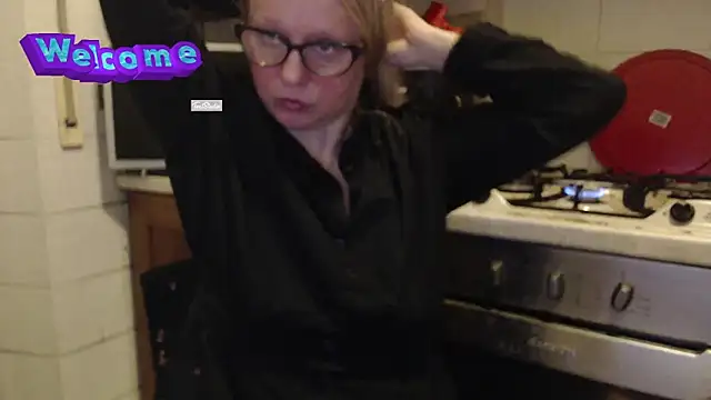 Snapshot of martachatte chatting on February 2025 06:59:02 PM martachatte online show from February 2025 06:59:02 PM