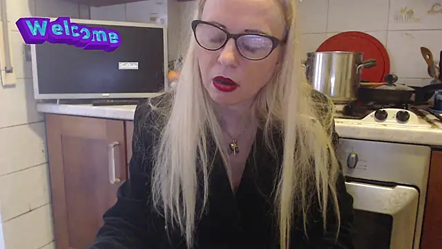 Snapshot of martachatte chatting on February 2025 04:35:02 PM martachatte online show from February 2025 04:35:02 PM