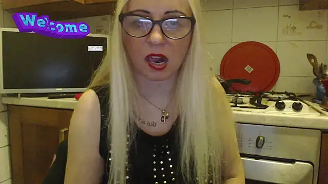 Snapshot of martachatte chatting on February 2025 08:09:02 PM martachatte online show from February 2025 08:09:02 PM