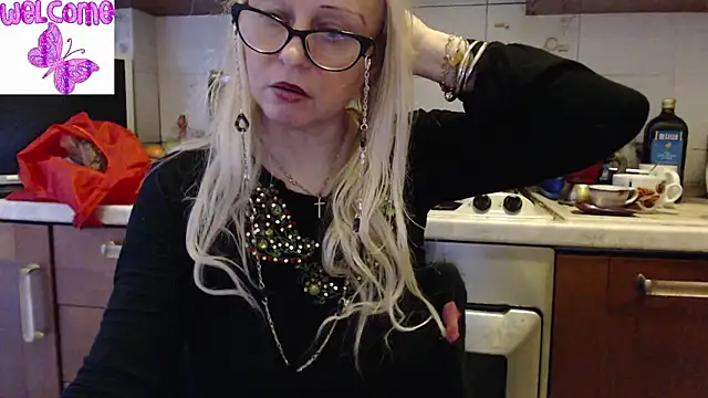 Snapshot of martachatte chatting on March 2025 05:02:01 PM martachatte online show from March 2025 05:02:01 PM
