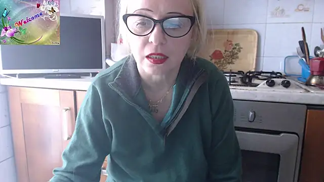 Snapshot of martachatte chatting on September 2025 08:20:02 AM martachatte online show from September 2025 08:20:02 AM