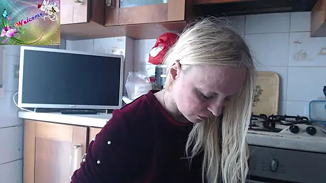 Snapshot of martachatte chatting on September 2025 08:41:02 AM martachatte online show from September 2025 08:41:02 AM