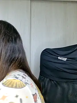 ariel35 online show from October 2025 07:02:02 PM