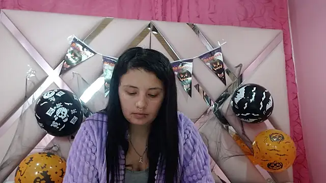 nathaly low1 online show from October 2025 02:22:02 AM