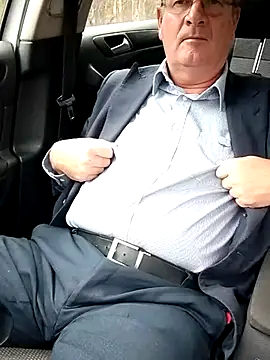 stiffandlubedxh online show from September 2025 10:14:01 PM