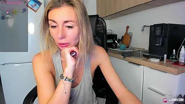 DannaEvan online show from September 2025 02:16:01 AM