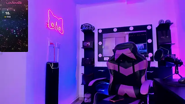 miss kitty online show from March 2026 12:34:02 AM