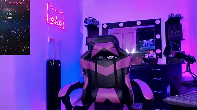 miss kitty online show from April 2026 12:54:02 AM