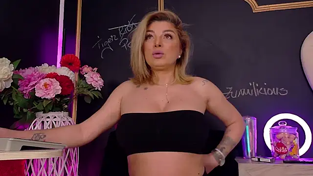 DeeaDiamondd online show from January 2026 08:21:01 PM