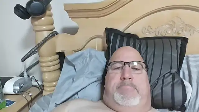 Bigbear0563 online show from December 2025 05:52:02 PM