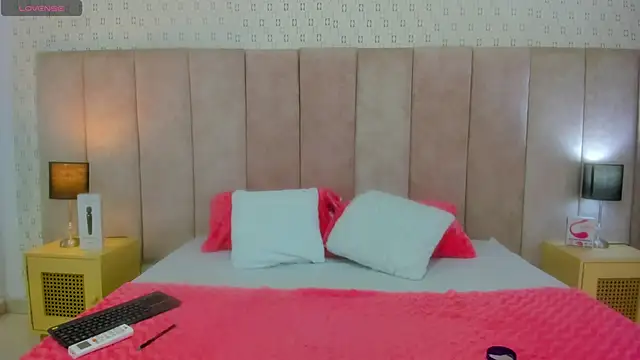 KiaraBrownn online show from February 2025 12:57:02 PM