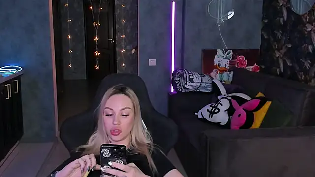 Blckmirrorr online show from March 2026 06:55:01 PM