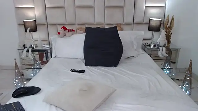 JesicaTaylorxx online show from December 2024 09:26:01 PM