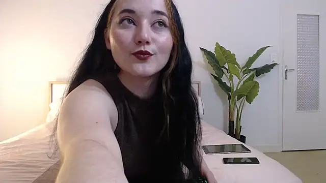 Snapshot of Crystal-dreamt chatting on December 2024 09:28:02 AM Crystal-dreamt online show from December 2024 09:28:02 AM