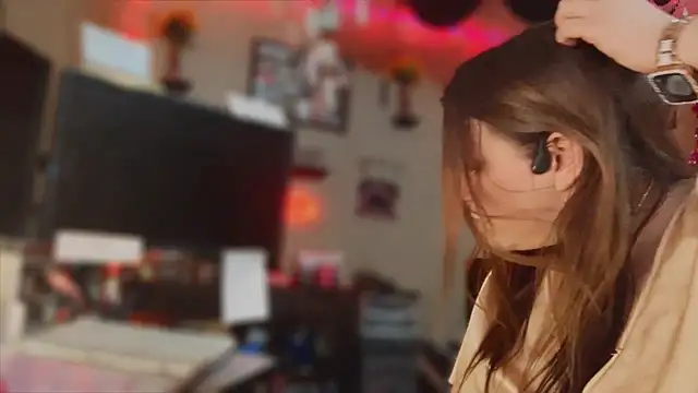 Snapshot of spunlikecottoncandy chatting on January 2025 07:13:02 AM spunlikecottoncandy online show from January 2025 07:13:02 AM