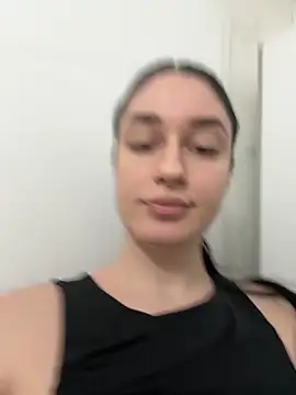 Snapshot of moniqque chatting on October 2025 10:35:02 AM moniqque online show from October 2025 10:35:02 AM