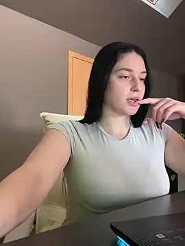 Snapshot of moniqque chatting on October 2025 01:33:02 PM moniqque online show from October 2025 01:33:02 PM