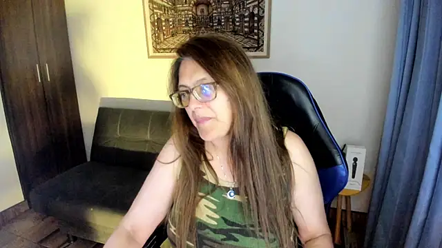 Ivette Shaira online show from April 2026 02:11:02 AM