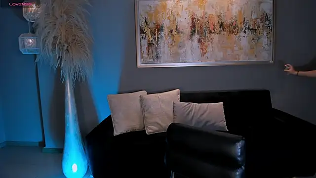 DannaCruz online show from December 2024 07:00:01 PM