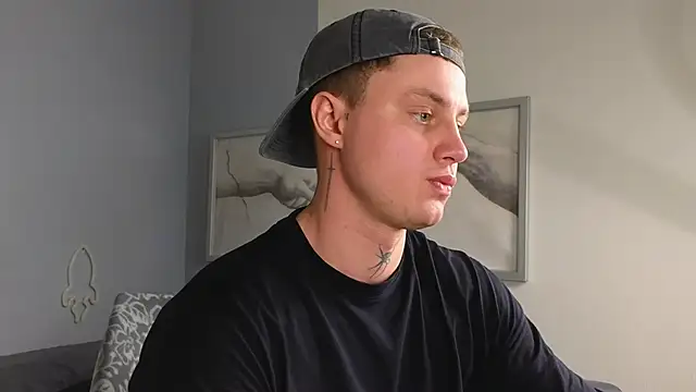 Snapshot of more__than__love chatting on March 2025 10:51:01 AM more than love online show from March 2025 10:51:01 AM