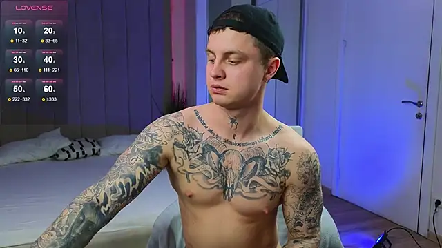 Snapshot of more__than__love chatting on March 2025 10:49:02 AM more than love online show from March 2025 10:49:02 AM