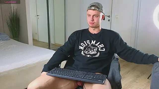 Snapshot of more__than__love chatting on November 2025 05:24:01 AM more than love online show from November 2025 05:24:01 AM