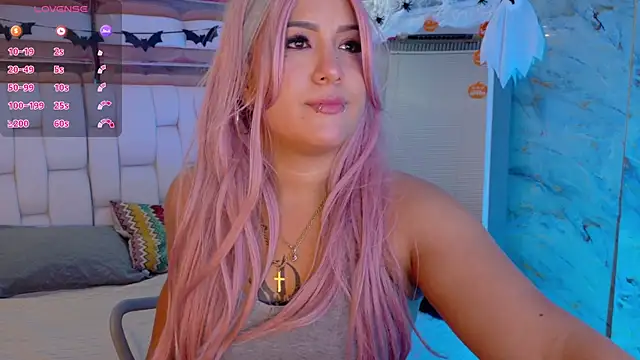 valkiria moore online show from October 2025 08:06:02 PM