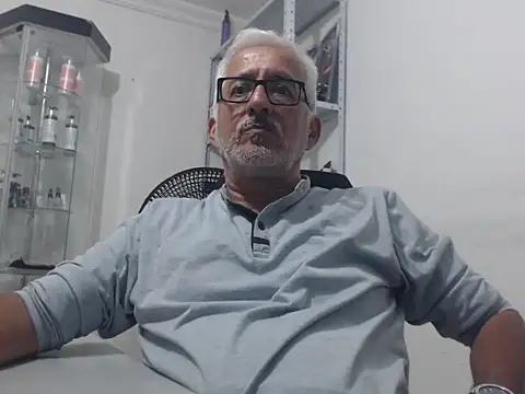 Snapshot of cenizo10124 chatting on October 2025 02:23:02 AM cenizo10124 online show from October 2025 02:23:02 AM