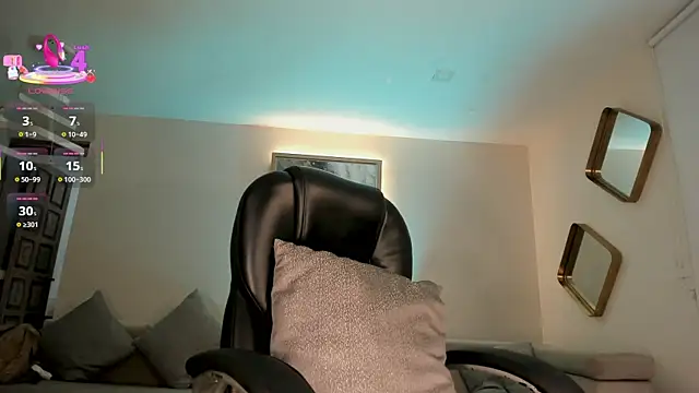 SophiePalmer online show from October 2025 12:04:02 PM