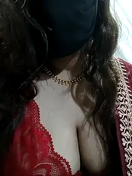 Sexybomb33 online show from December 2024 10:37:01 PM