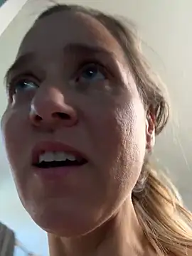 SkyelarSommer online show from September 2025 01:38:02 PM