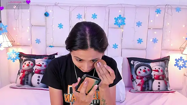 SarahSophia  online show from December 2024 11:32:01 AM