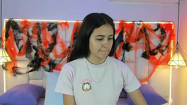 SarahSophia  online show from October 2025 11:33:02 AM