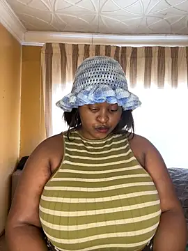 Snapshot of KnockoutBestie chatting on June 2026 10:28:01 AM KnockoutBestie online show from June 2026 10:28:01 AM