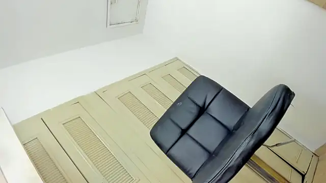 MissCarolinne online show from January 2025 05:41:01 AM