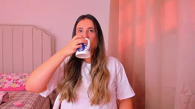 Hanna86 online show from November 2025 01:59:02 PM