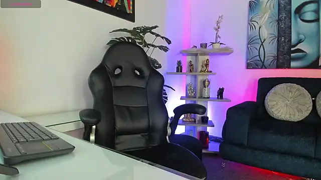 Snapshot of NebetColin chatting on September 2025 11:44:01 AM NebetColin online show from September 2025 11:44:01 AM