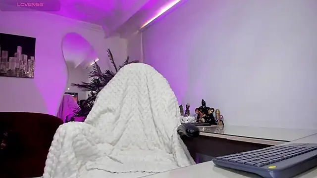 Snapshot of NebetColin chatting on October 2025 07:14:02 PM NebetColin online show from October 2025 07:14:02 PM